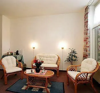 ロシュベルグ 3* インターラーケン